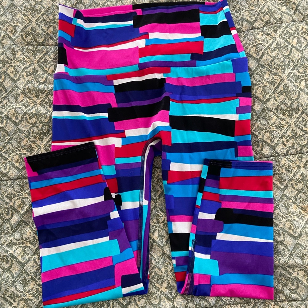 K-Deer Wildcard capri length size L large leggings EUC